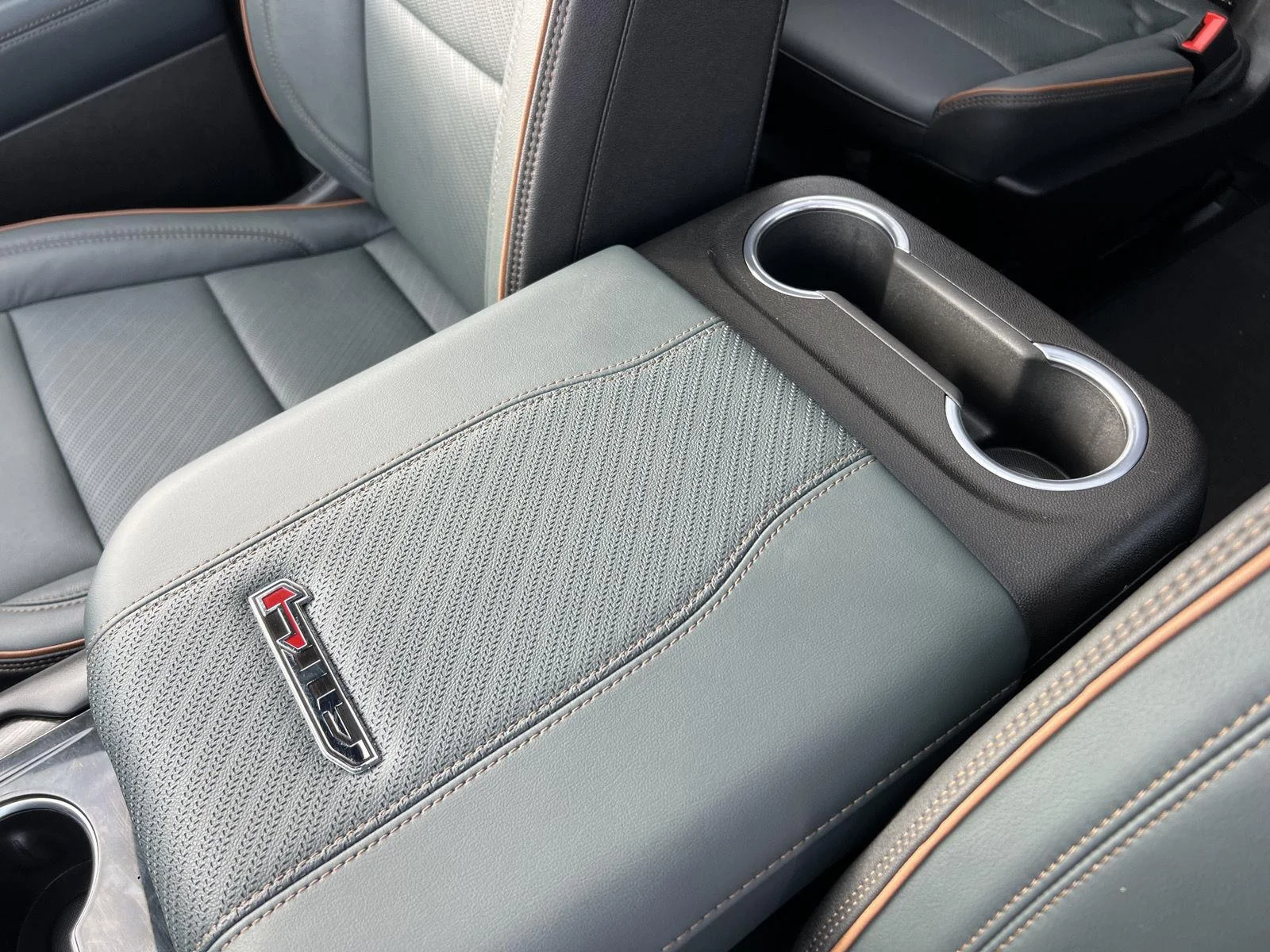 2026 GMC Yukon XL AT4 - Photo 29