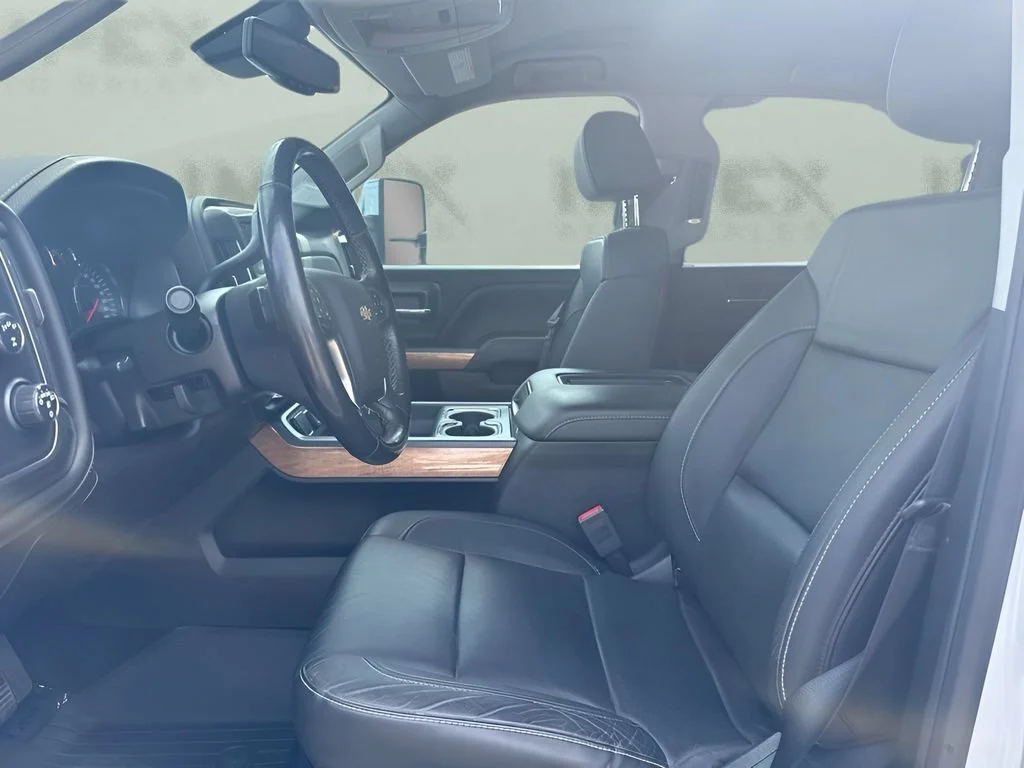 Used 2018 SUMMIT WHITE Chevrolet LTZ image 9