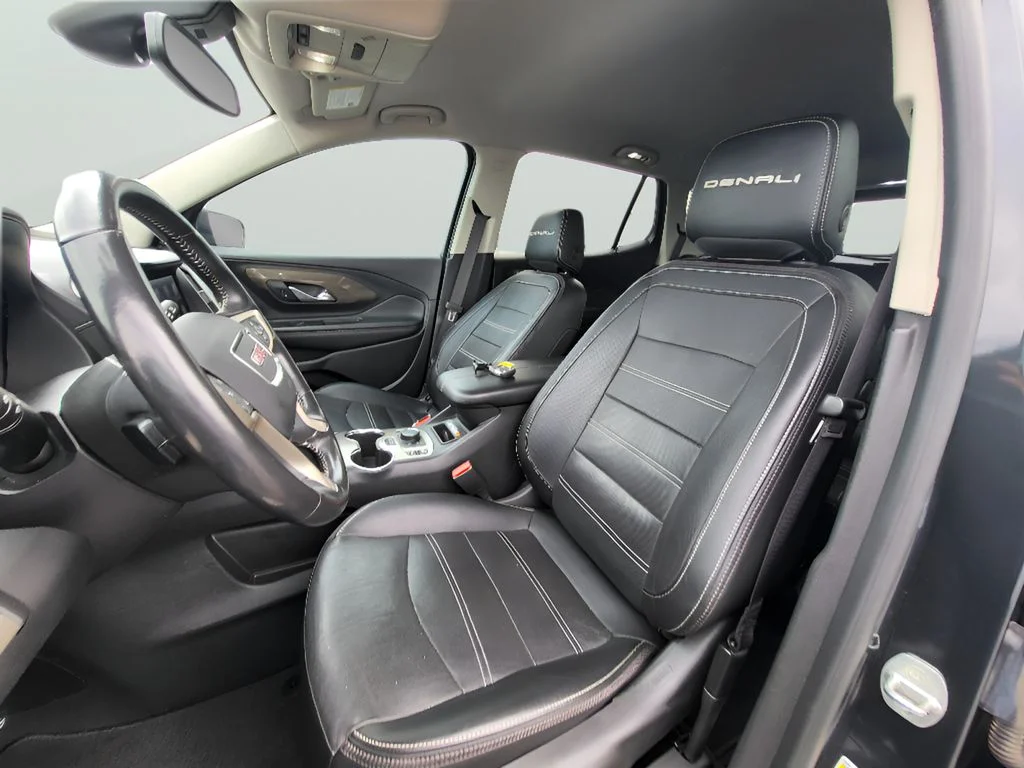 Used 2022 Hunter Metallic GMC Denali image 23
