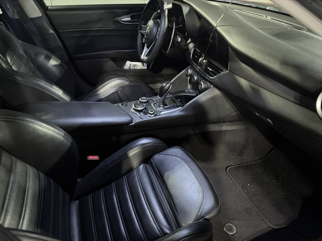 Used 2017 Red Alfa Romeo Ti image 14