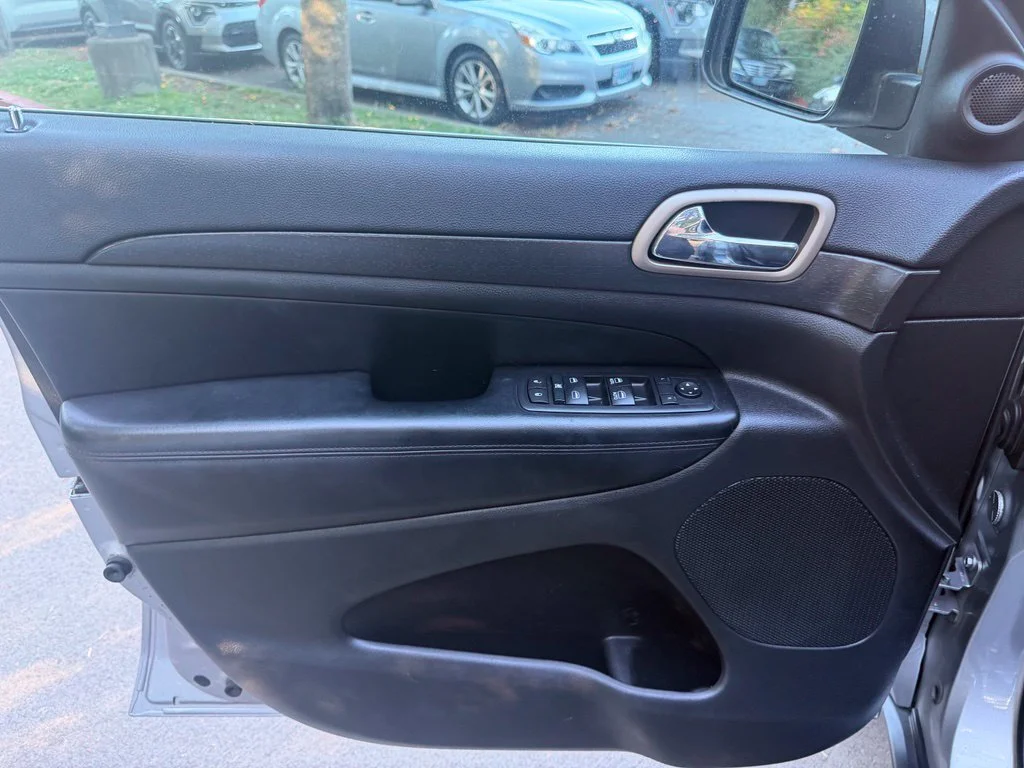 Used 2017 Billet Silver Metallic Jeep Laredo image 11