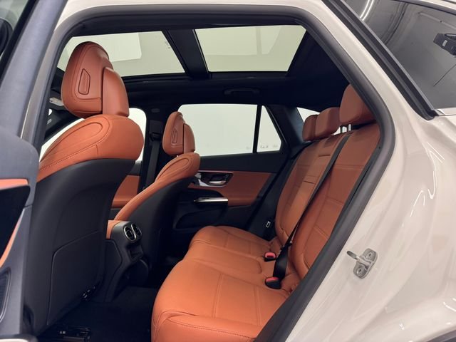 New 2026 Polar White Mercedes-Benz GLC 300 image 21