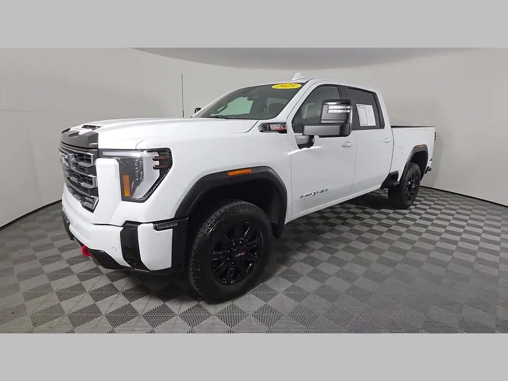 Used 2025 Summit White GMC AT4 image 51