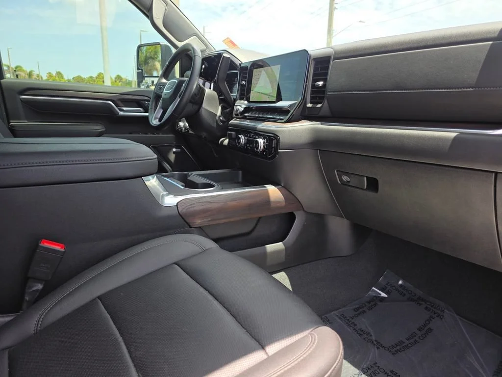 Used 2025 Summit White GMC SLT image 14