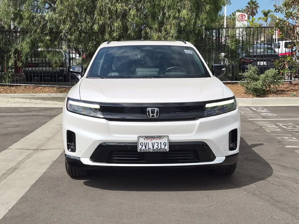 Used 2025  Honda Touring image 4