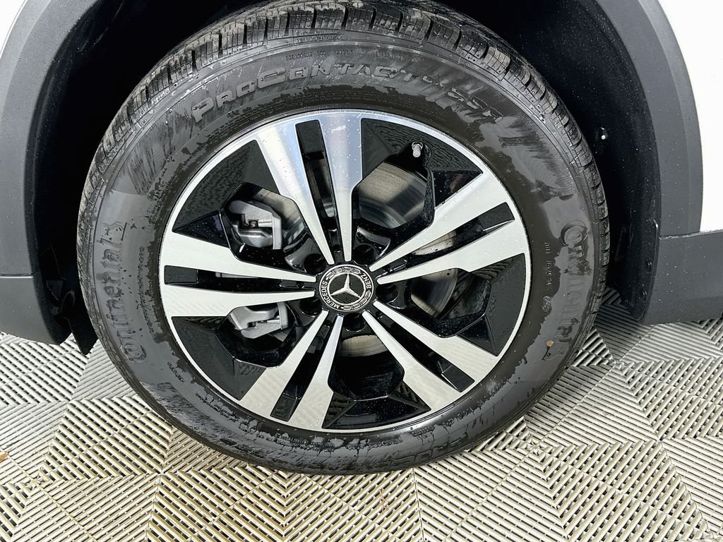 New 2026 Polar White Mercedes-Benz GLA 250 image 31