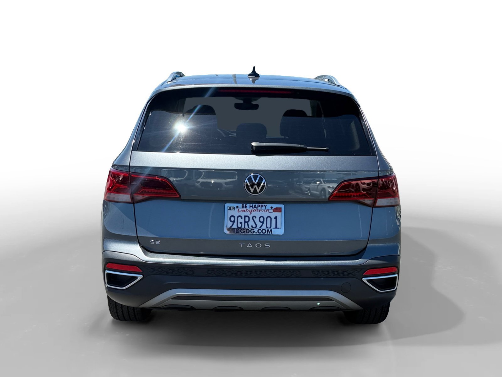 Certified Used 2023 Platinum Gray Metallic Volkswagen 1.5T SE image 4