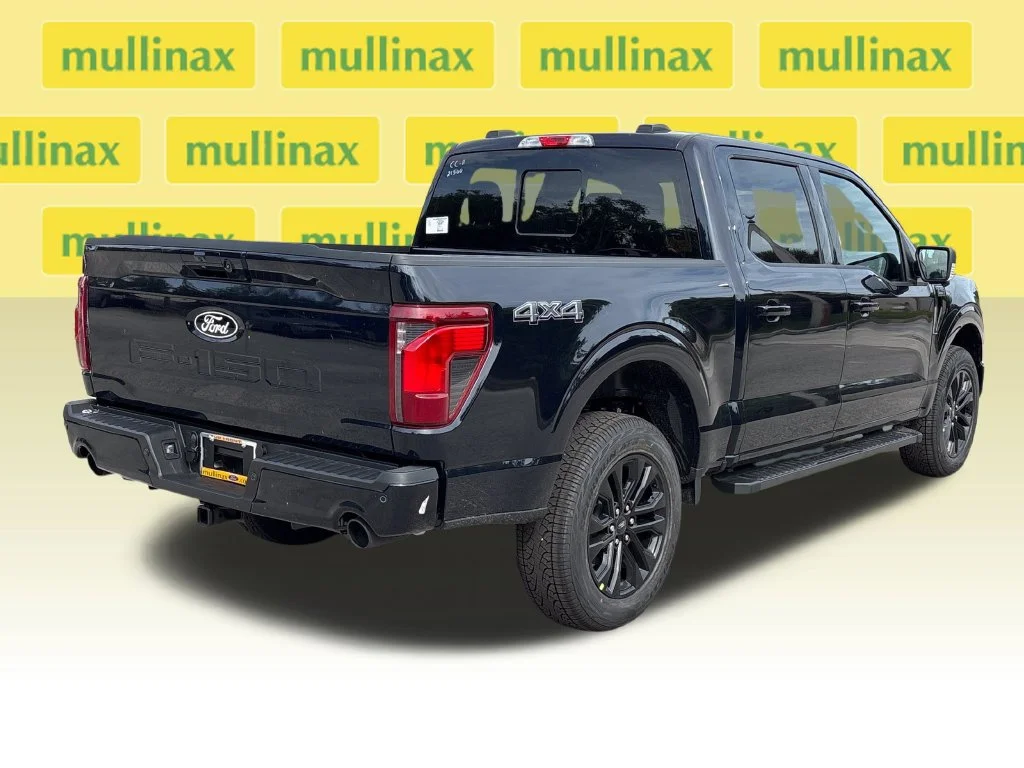 New 2026 Blue Ford XLT image 4