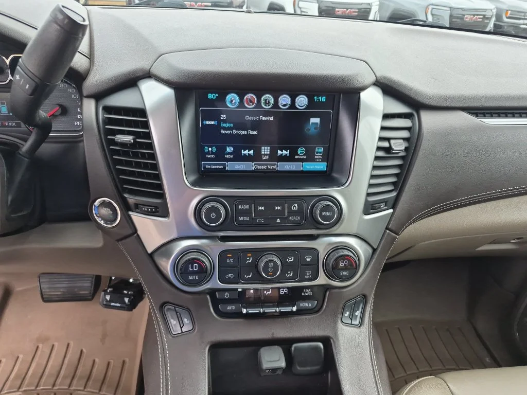 Used 2018 Silver Chevrolet LT image 21