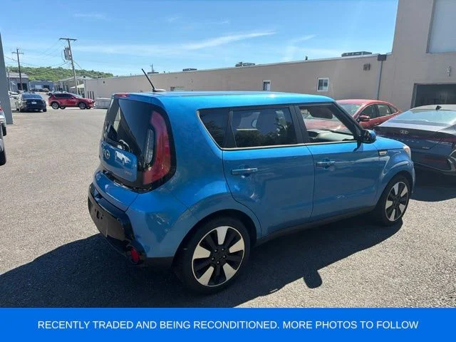 Used 2016 Blue Kia Plus image 3