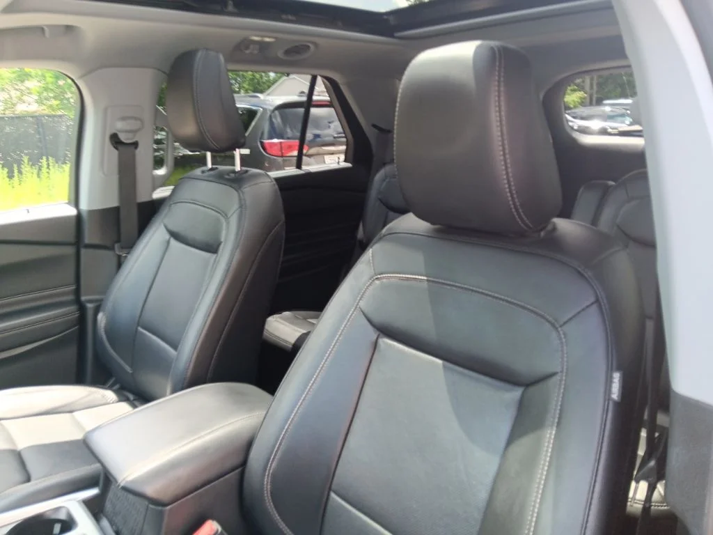 Used 2022 Iconic Silver Metallic Ford Limited image 13