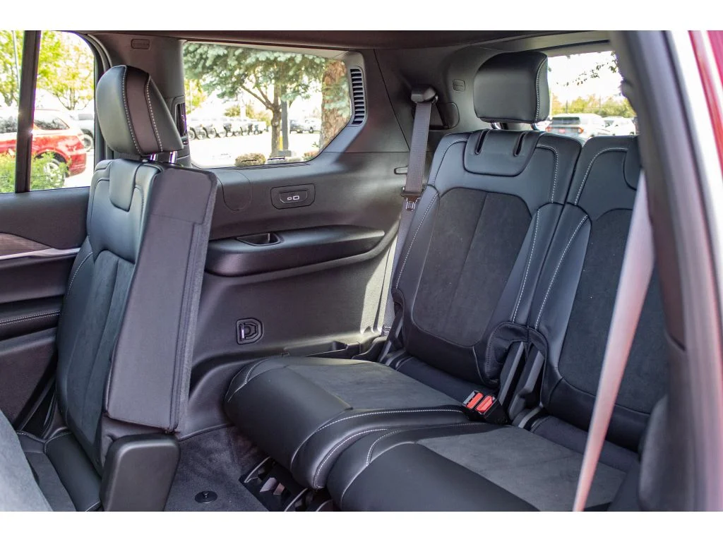 New 2026 Velvet Red Pearlcoat Jeep Laredo Altitude image 20