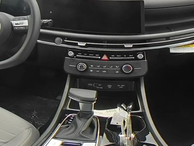 New 2026 White Hyundai SE image 37
