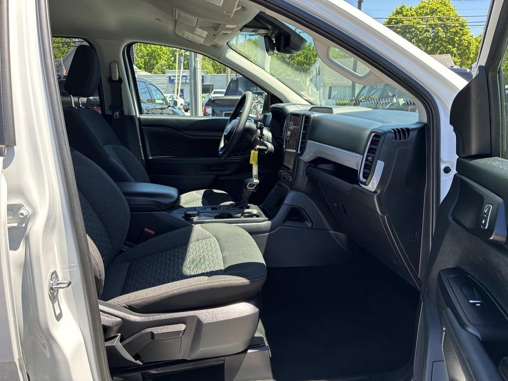 Used 2025 White Ford XL image 9