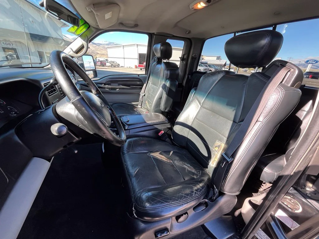 Used 2002  Ford XL image 9