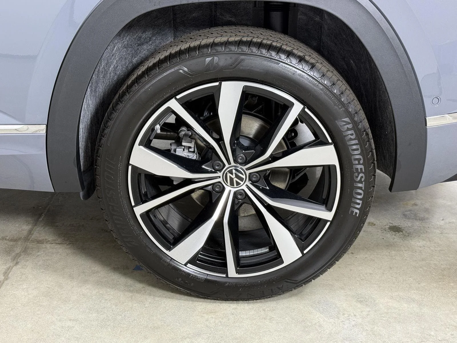 New 2026 Pure Gray Volkswagen 2.0T SEL Premium R-Line image 21