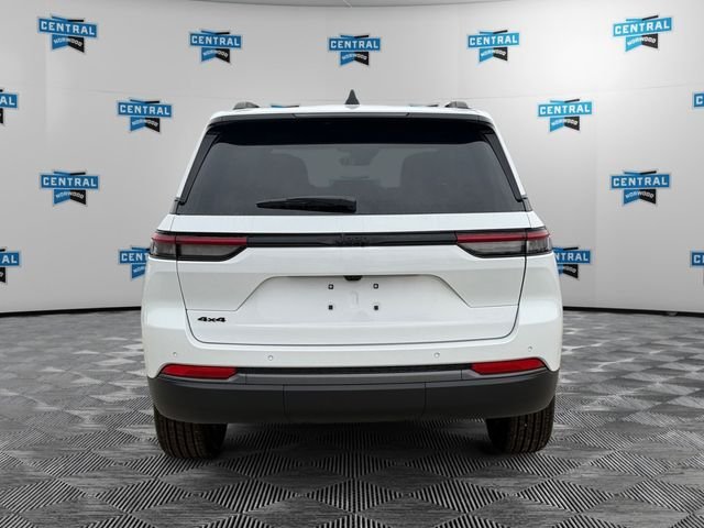 New 2026 Bright White Clear-Coat Exterior Paint Jeep Altitude image 4