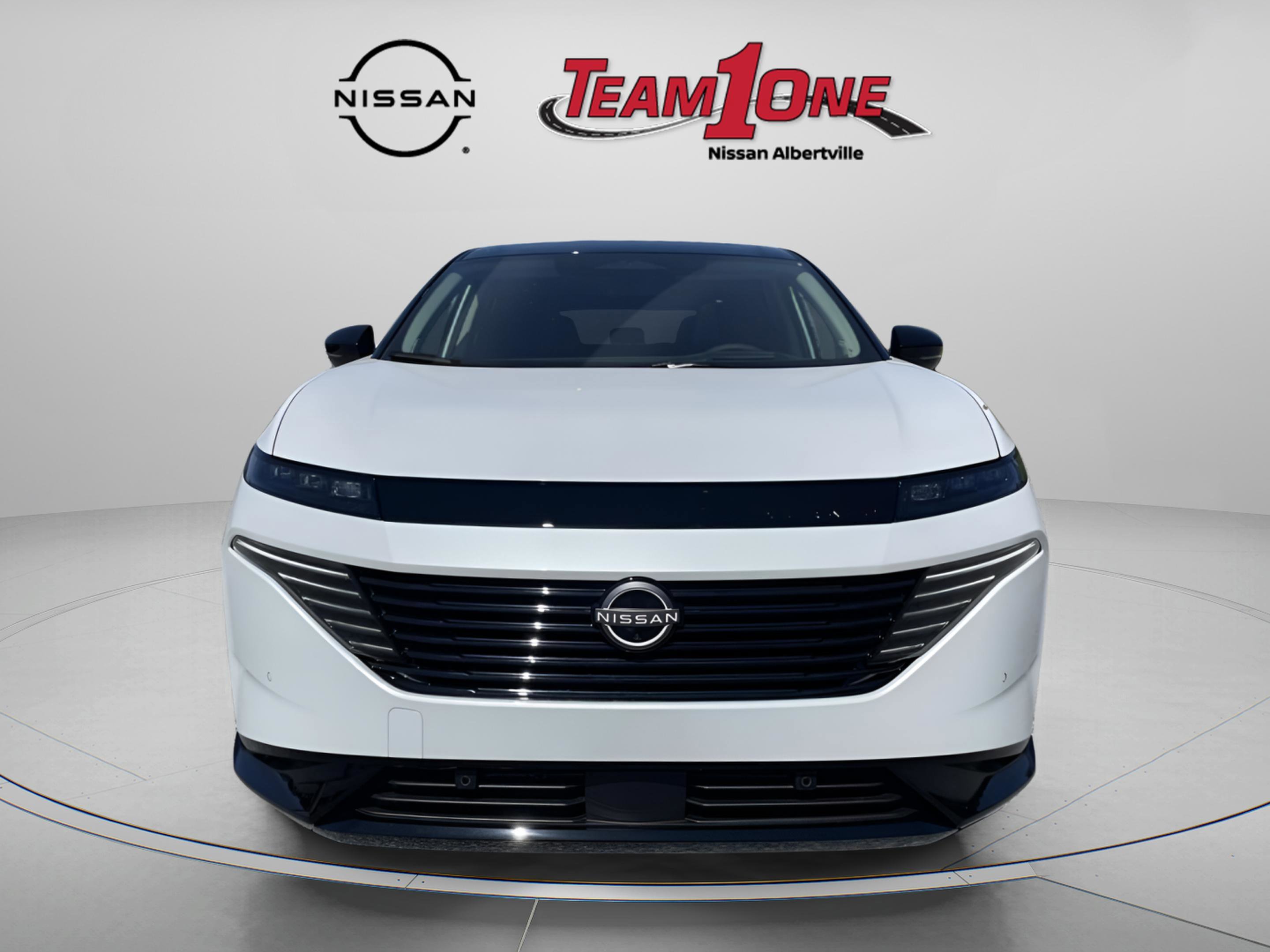 New 2026 Everest White Pearl TriCoat / Super Black Two-tone Nissan Platinum image 2