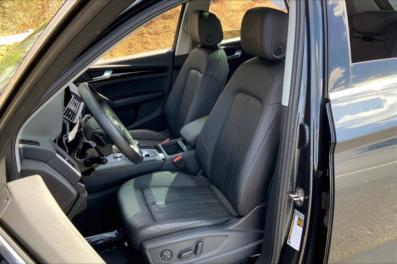Used 2018 Manhattan Gray Metallic Audi Tech Premium Plus image 9