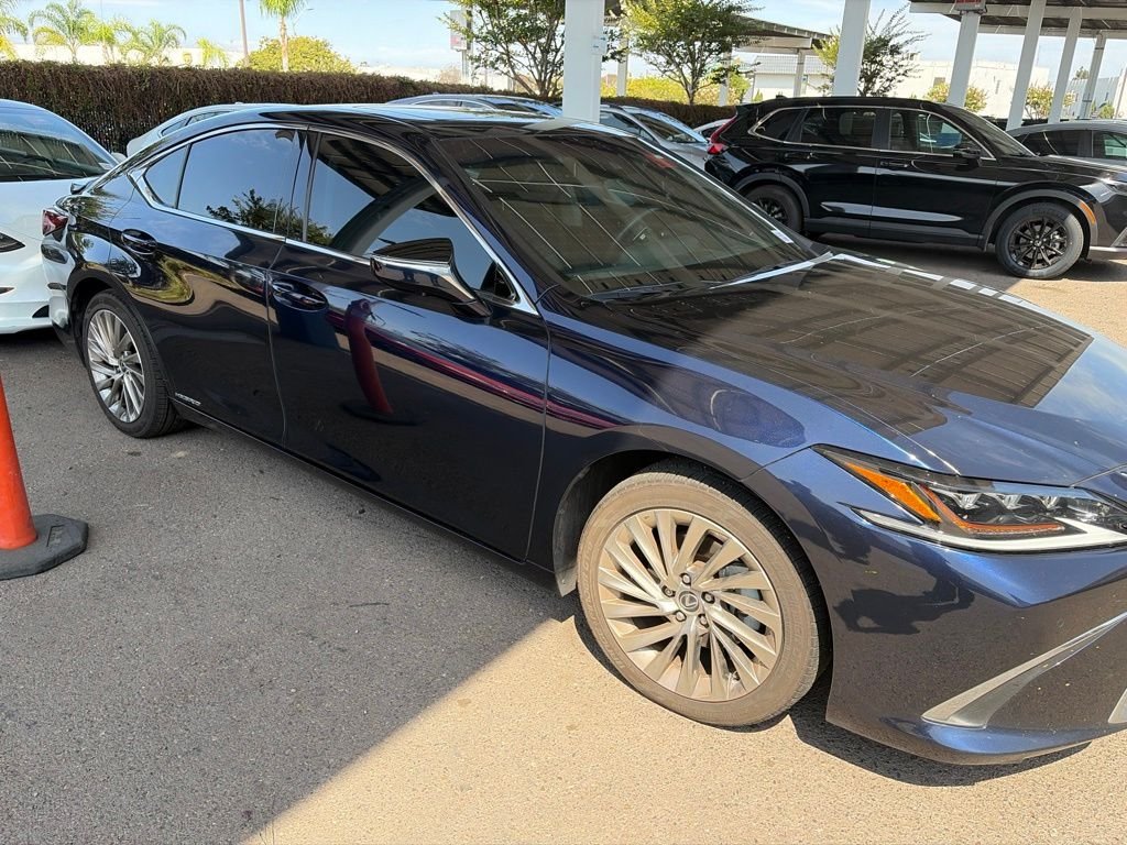 Used 2021 Blue Lexus 300h Luxury image 32