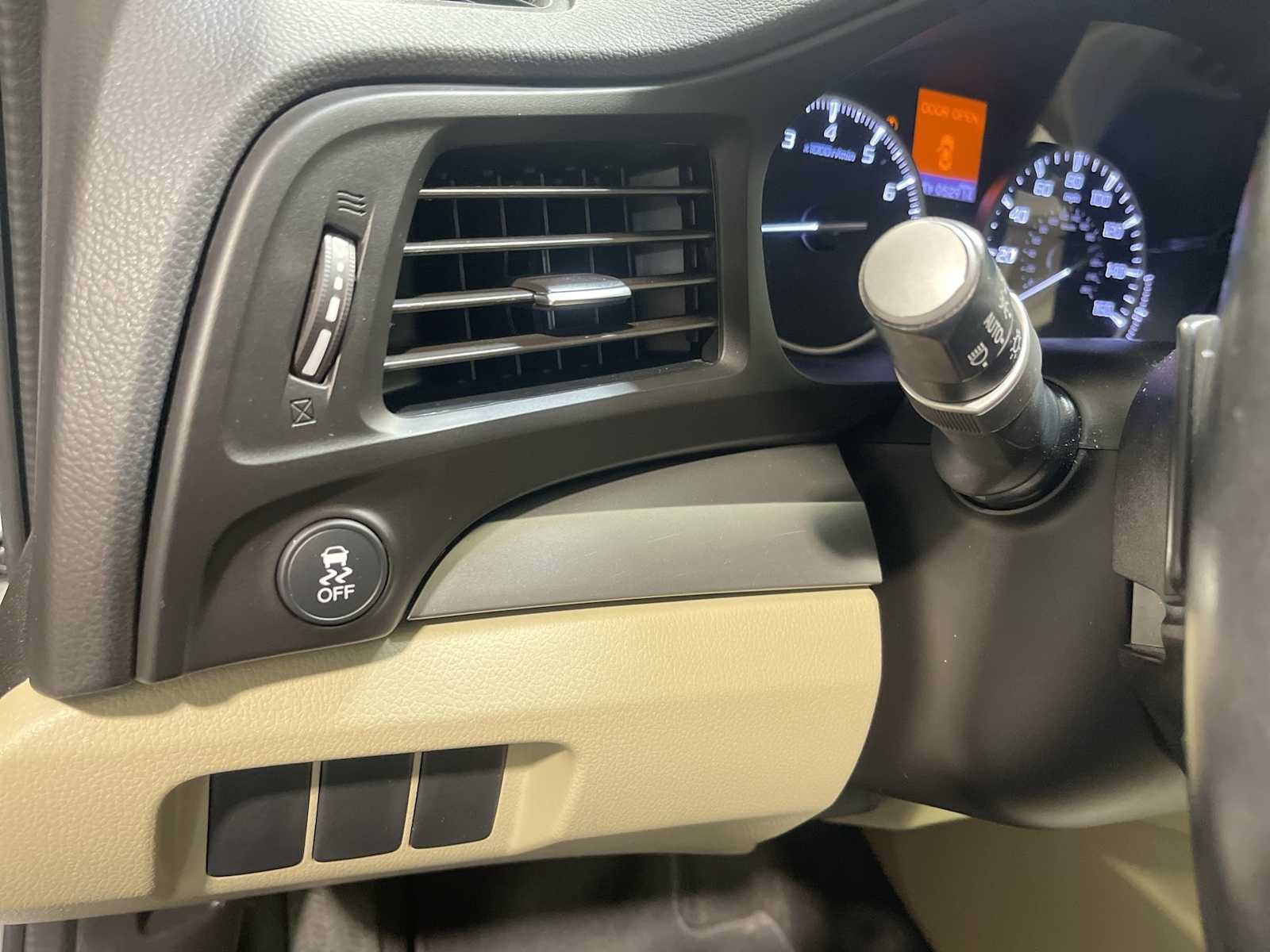 Used 2018 Bellanova White Pearl Acura  image 51