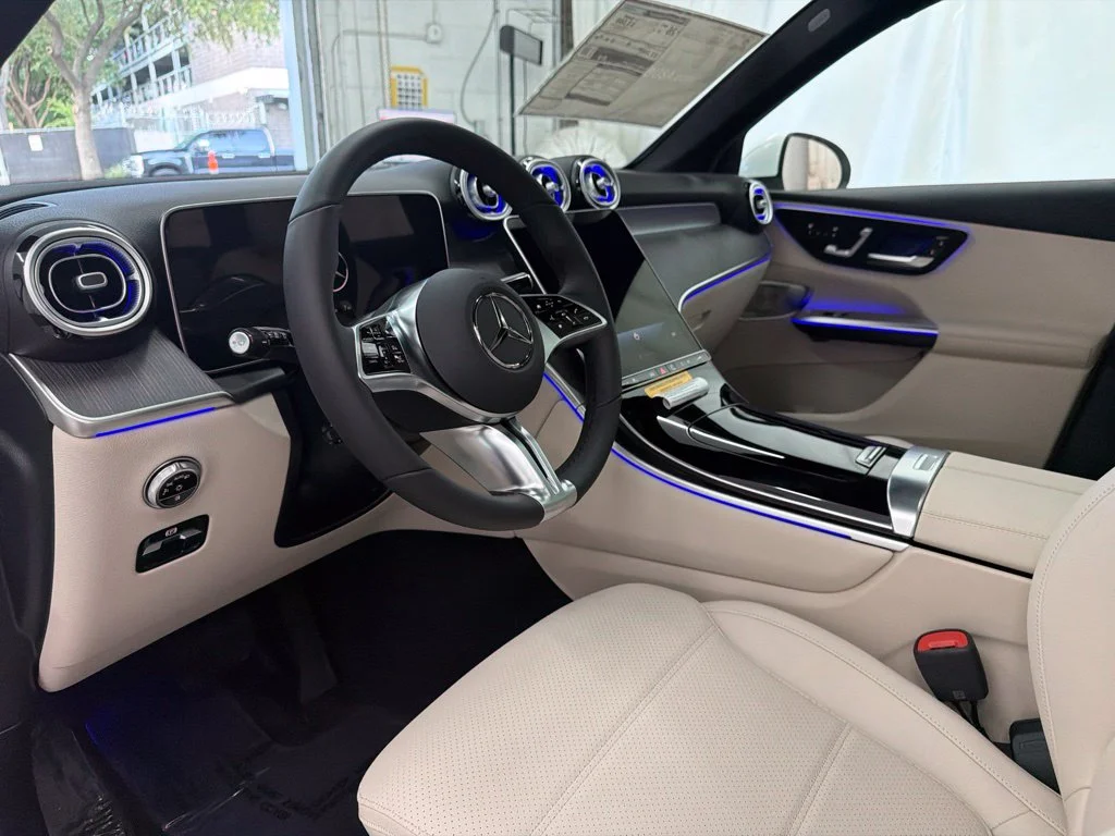 New 2027 White Mercedes-Benz GLC 300 image 13