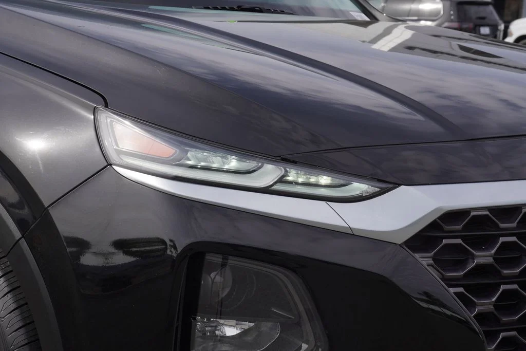 Certified Used 2020 Black Hyundai SE image 10