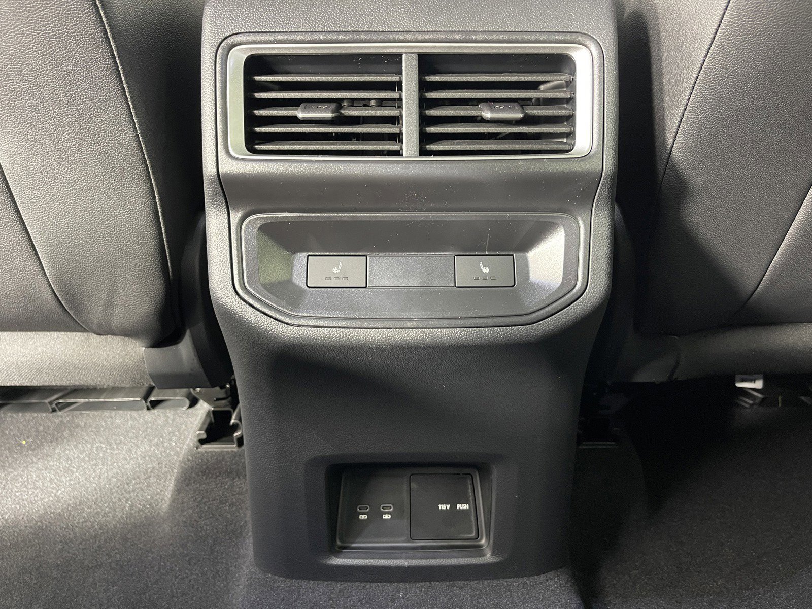 2025 Volkswagen Atlas Cross Sport SEL R-LINE - Photo 36