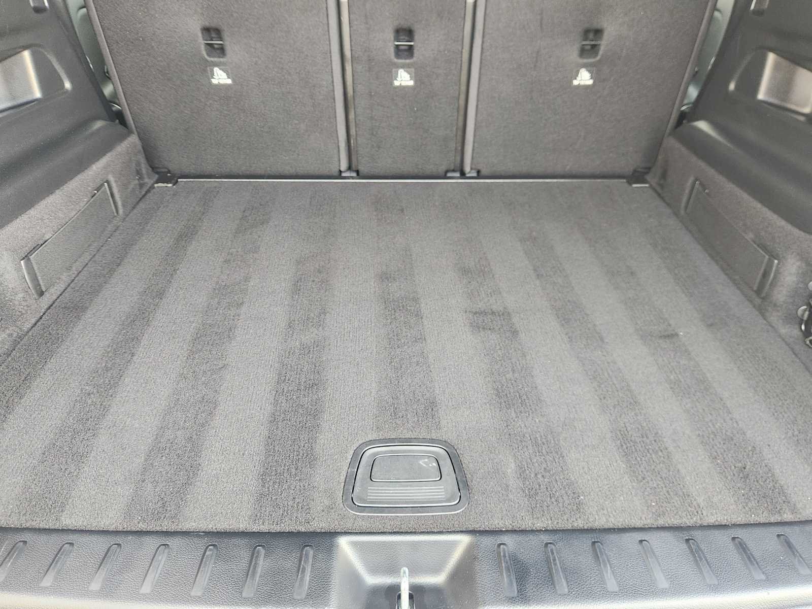Certified Used 2026 Mountain Grey Metallic Mercedes-Benz GLB 250 image 31