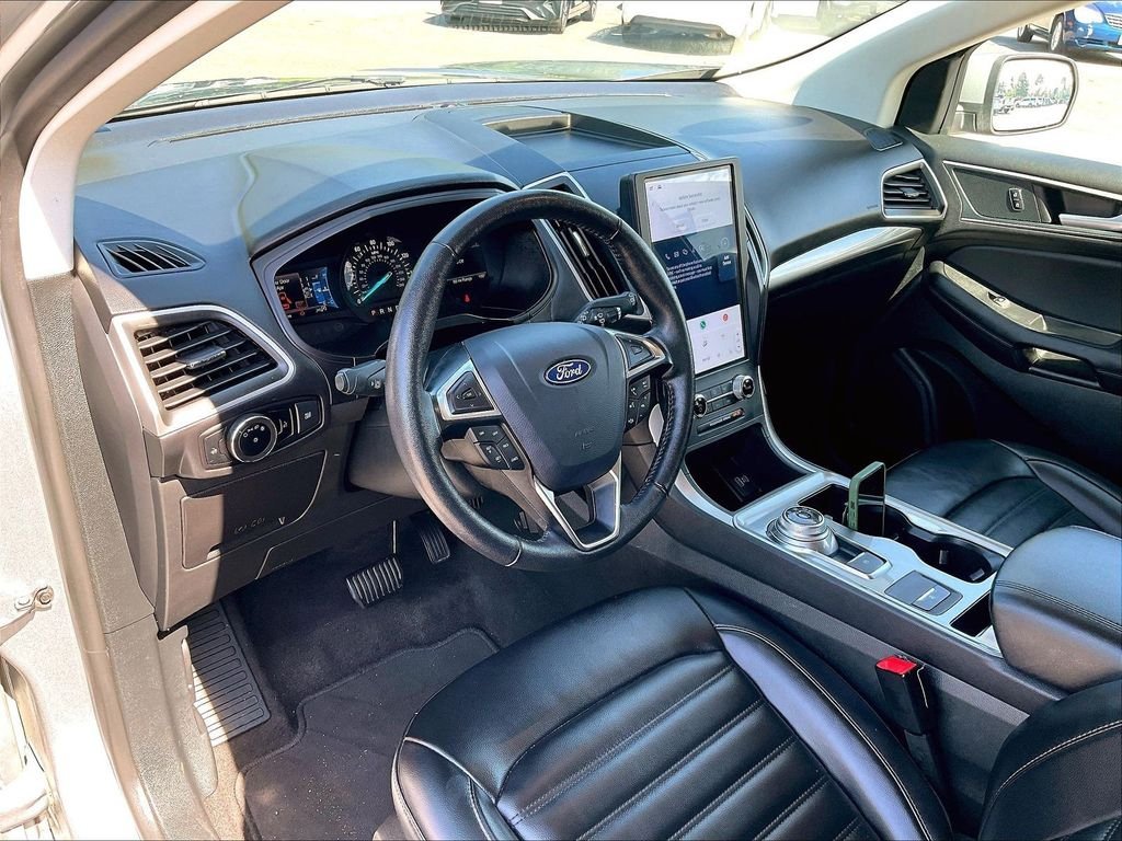Used 2024 Silver Ford SEL image 8