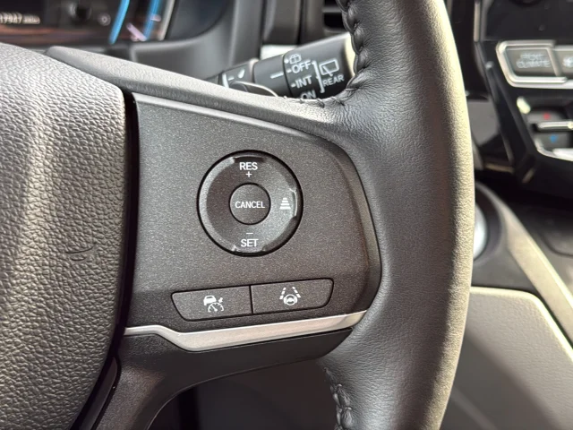 Used 2024 Blue Honda EX-L image 17