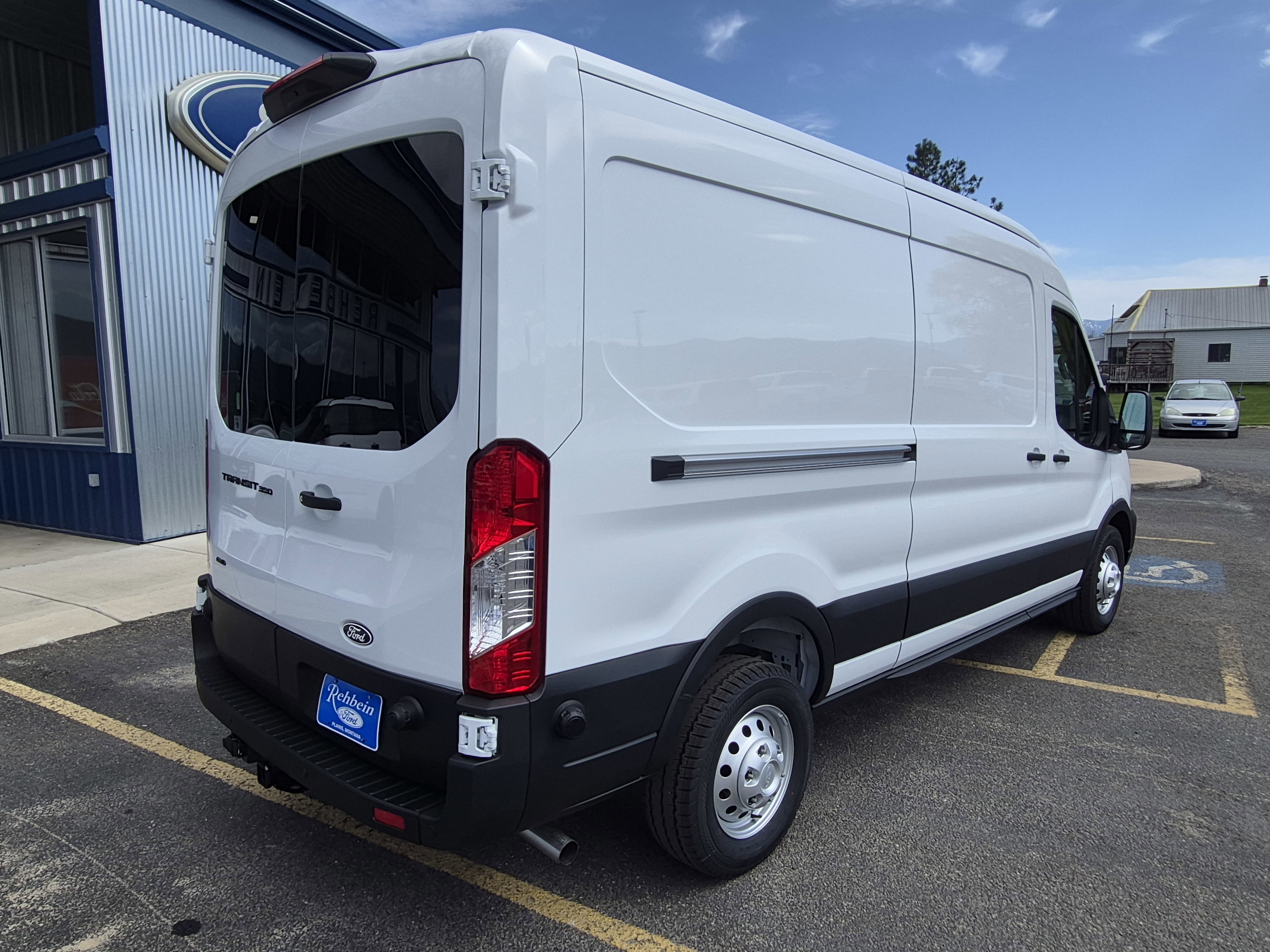 New 2026 Oxford White Ford Cargo Van image 17