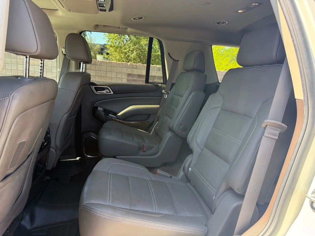 Used 2015 White Diamond Tricoat GMC Denali image 8