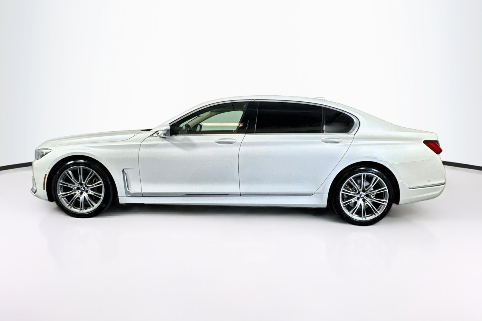 Used 2020 Mineral White Metallic BMW 740i image 8