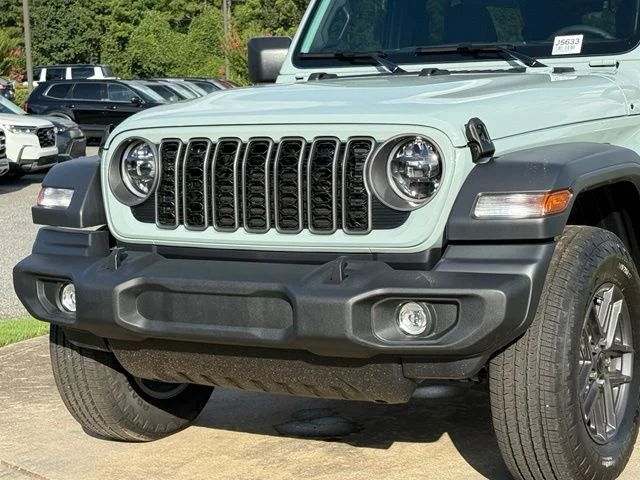 New 2026 Earl Clearcoat Jeep Sport S image 10