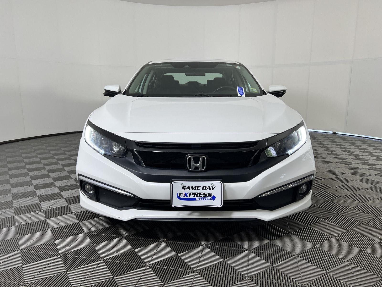 Used 2019 Platinum White Pearl Honda EX image 29