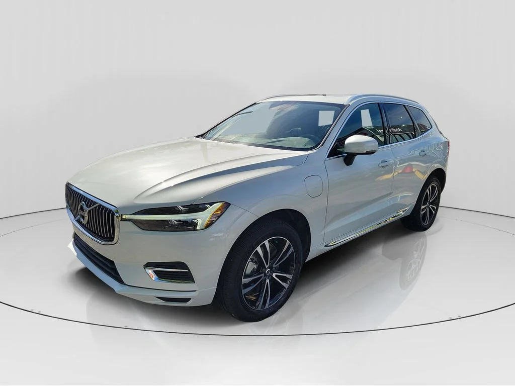 Used 2021 White Volvo T8 Inscription Expression image 3