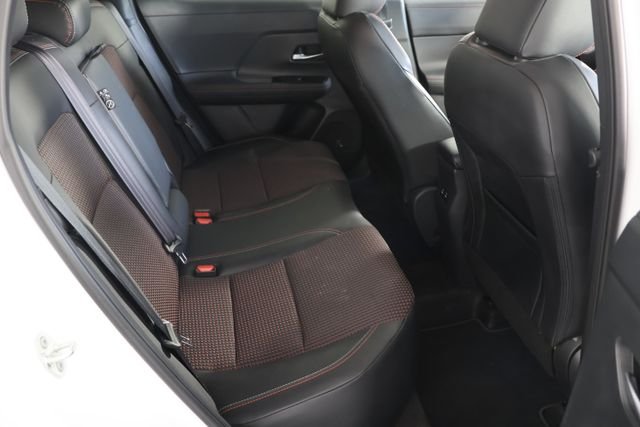 Used 2025 Aspen White Nissan SR image 21