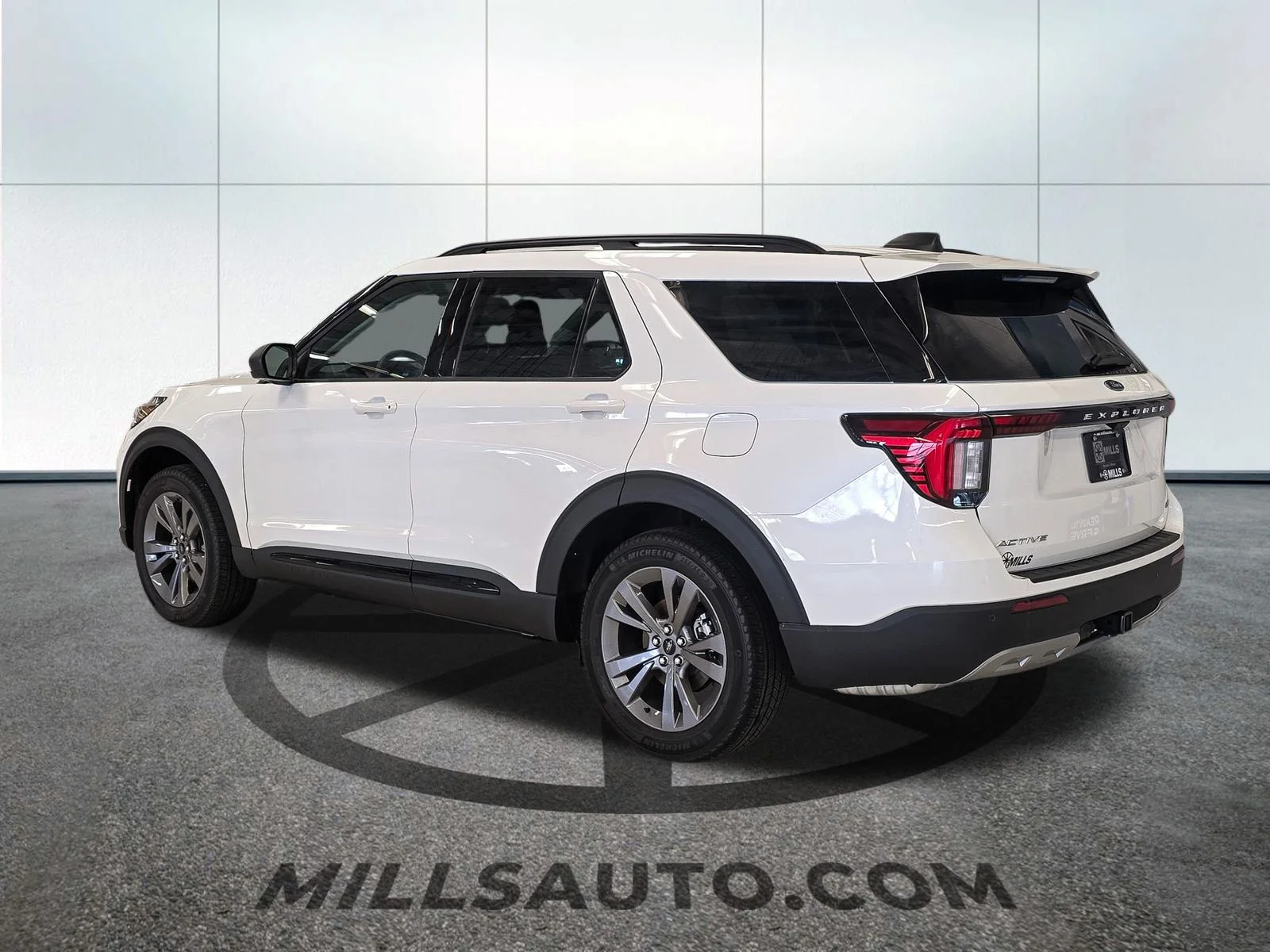 New 2026 Star White Metallic Tri-Coat Ford Active image 4