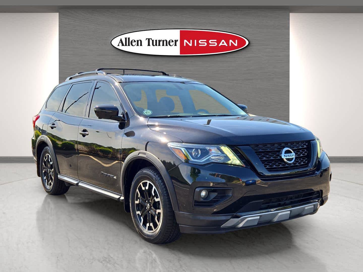 2020 Nissan Pathfinder SL