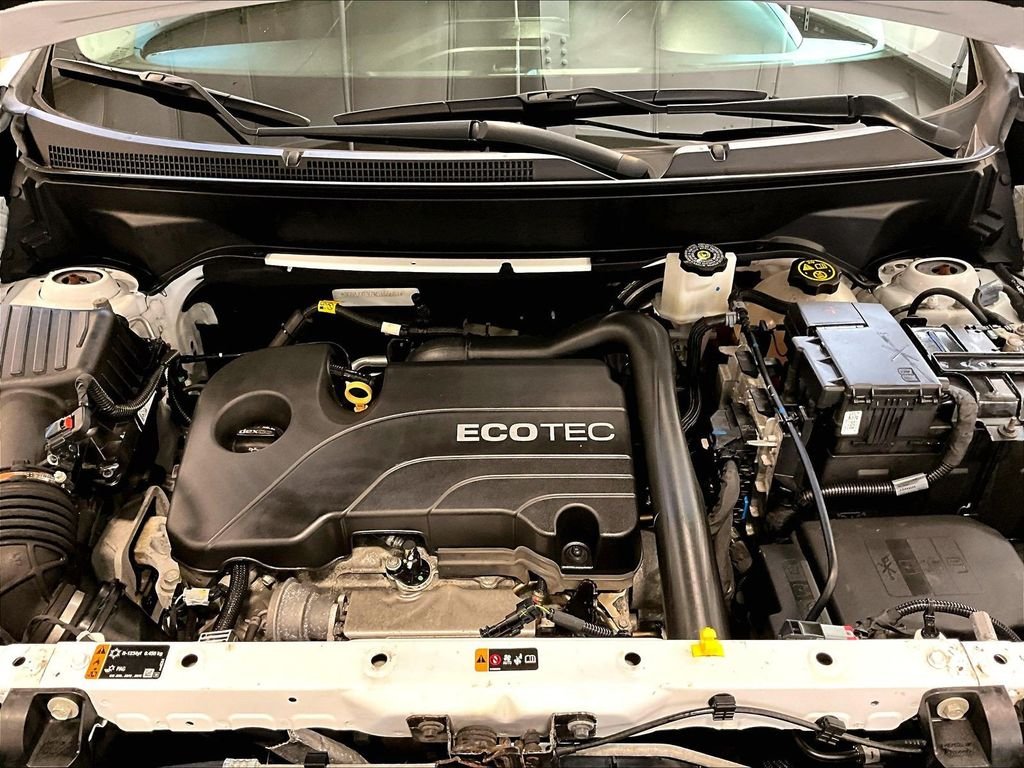 Used 2021 White Chevrolet Premier image 31
