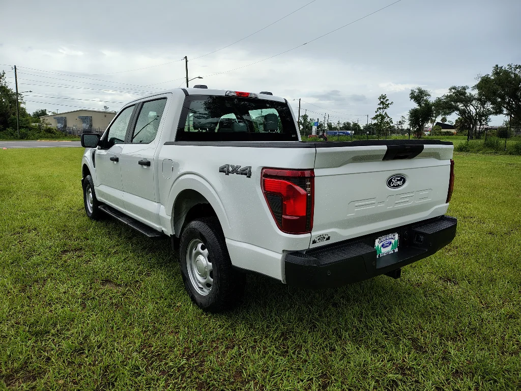 New 2026 Oxford White Ford XL image 3