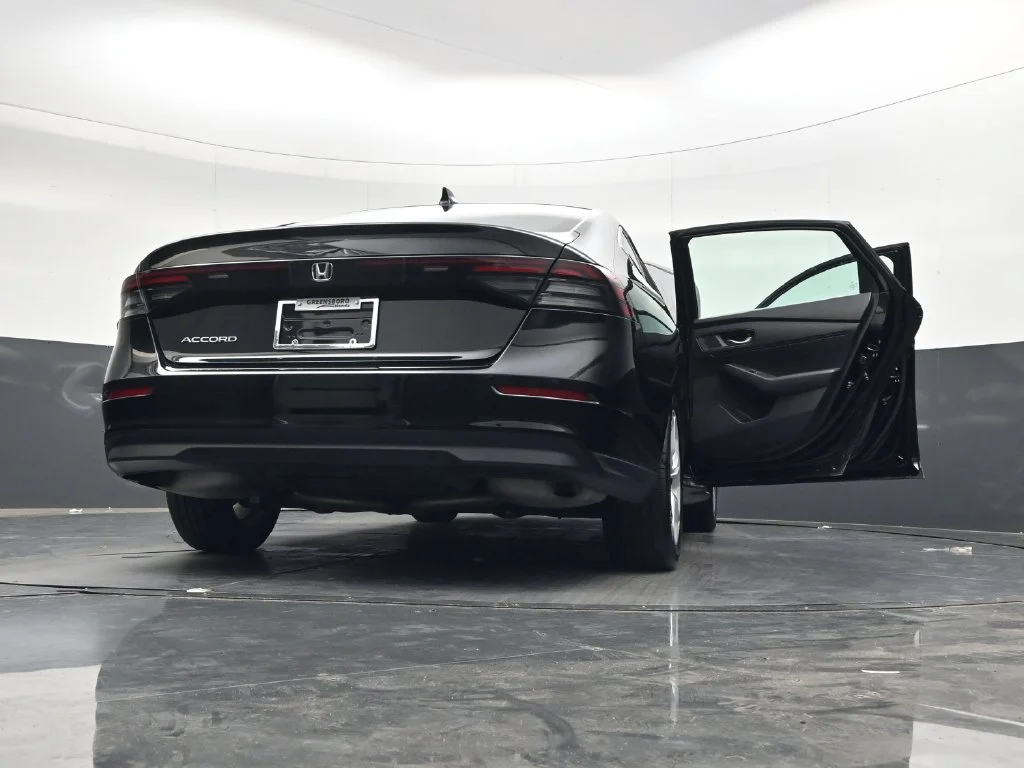 Used 2025  Honda LX image 38