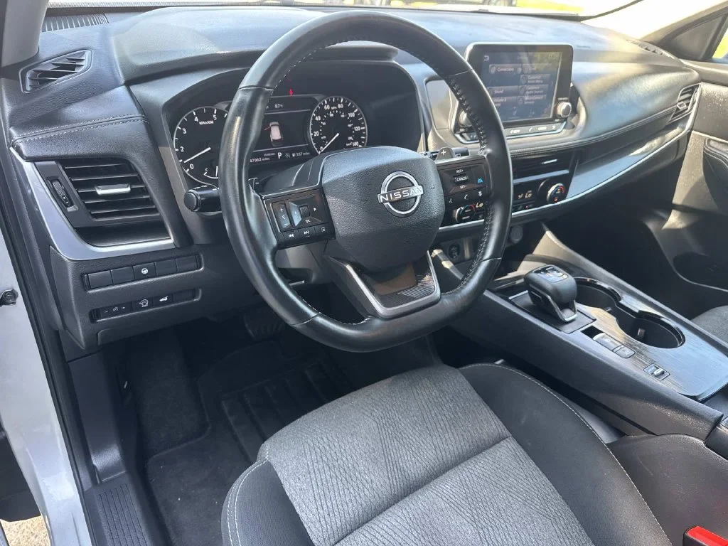 Used 2025 Silver Nissan SV image 32