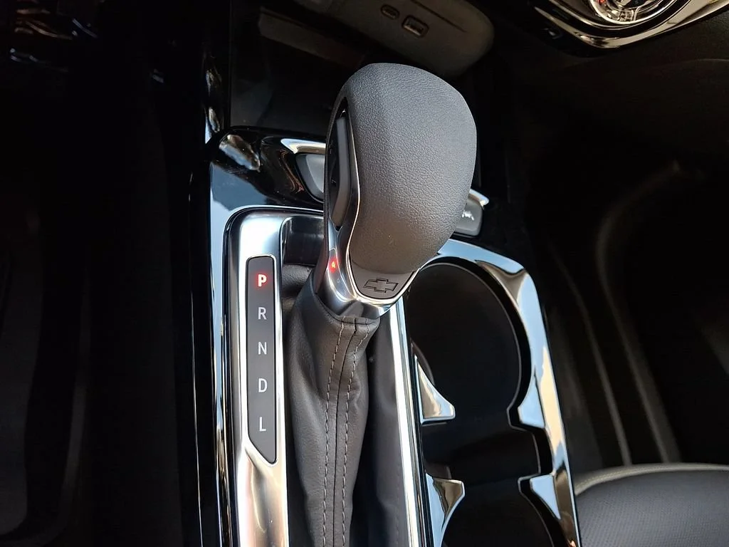 New 2026 Summit White Chevrolet ACTIV image 16