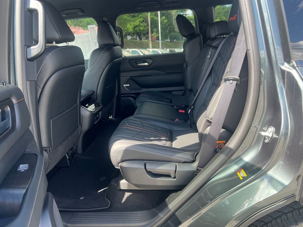 2025 Nissan Armada PRO-4X - Photo 25