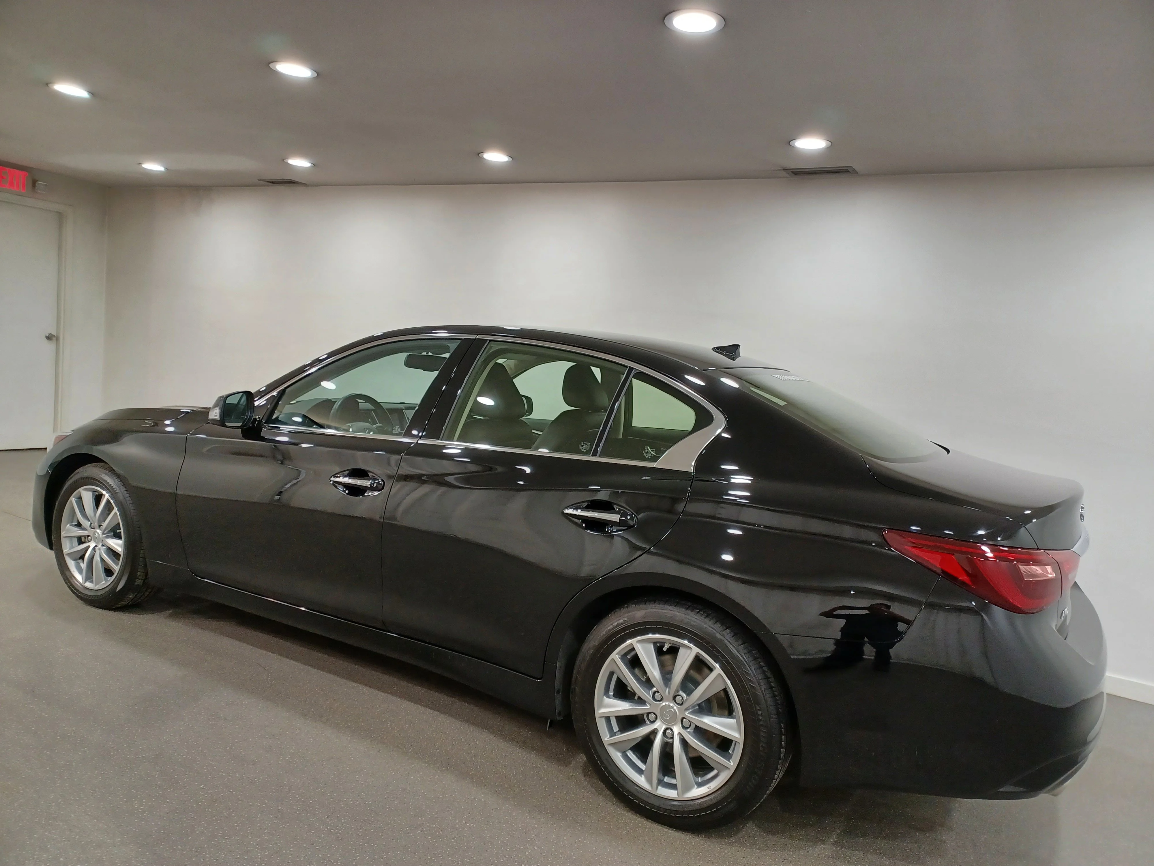 Certified Used 2022 Black Obsidian INFINITI Pure AWD*Black Obsidian | Htd Leather | Htd Wheel | Rain Sense Wipers | Park Assist | Apple CarPlay image 7