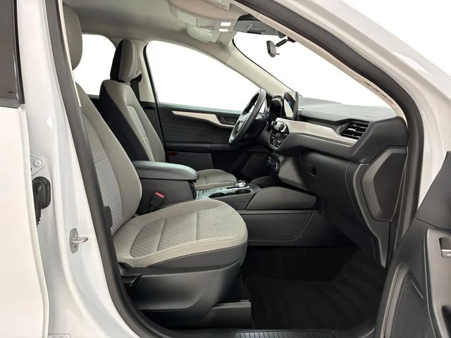 Used 2022 White Ford SE image 14