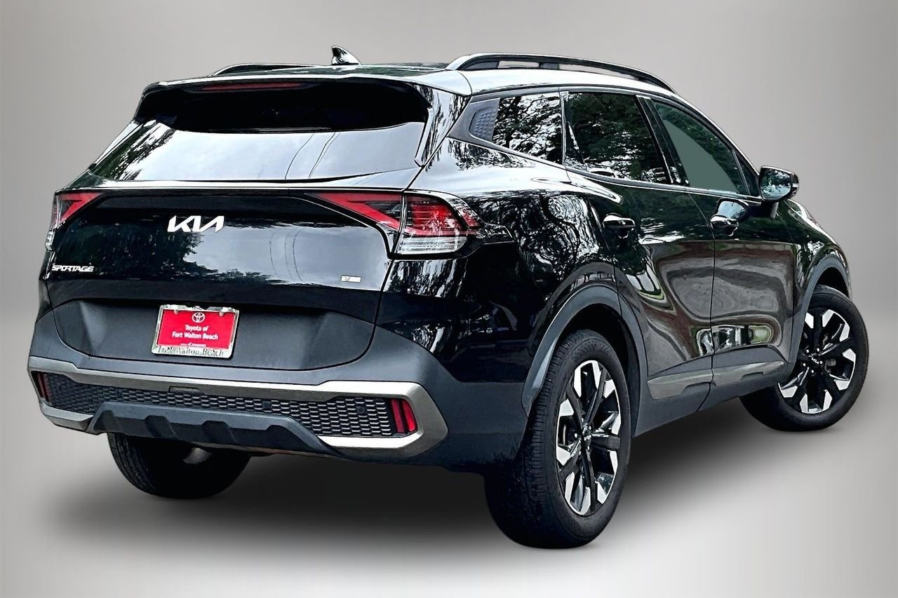 Used 2023 Black Kia X-Line image 5