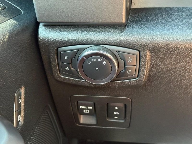 Used 2020 Oxford White Ford XLT image 28